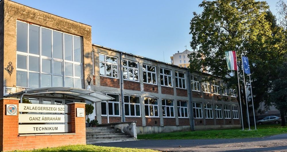 Intézmény épület